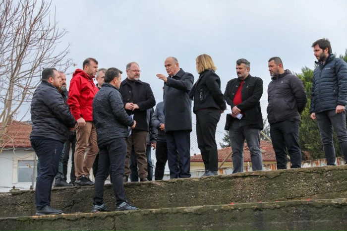 Millet bah&ccedil;esi 2&rsquo;de seyir terası ve y&uuml;r&uuml;y&uuml;ş alanı tamamlanacak