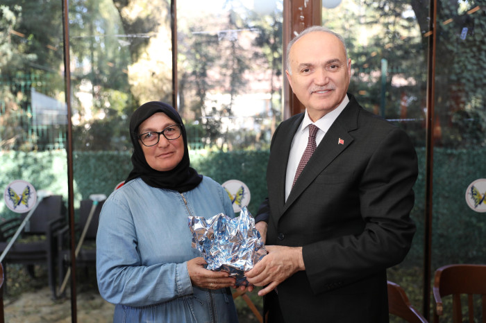 Başkan Düzce’yi güzelleştiren kadınlarla bir araya geldi!