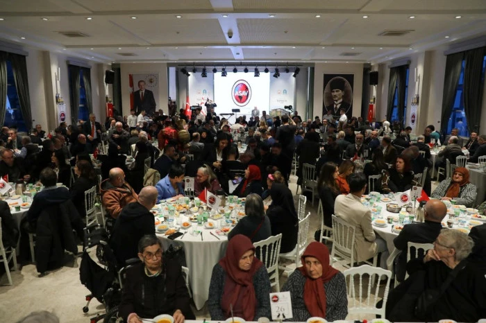 SAVUNMA SANAYİSİNE KATKILARINA ANLAMLI &Ouml;D&Uuml;L