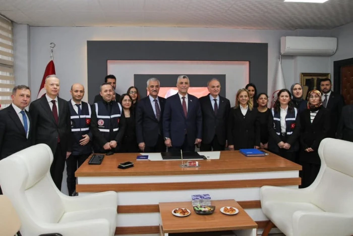 İş d&uuml;nyası ile buluştu