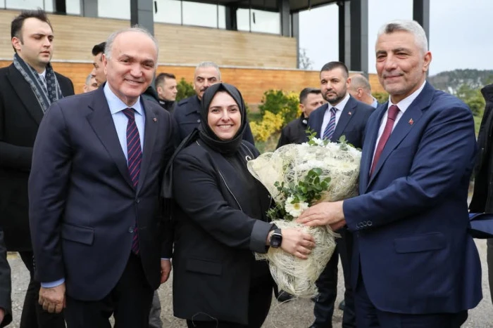 İş d&uuml;nyası ile buluştu