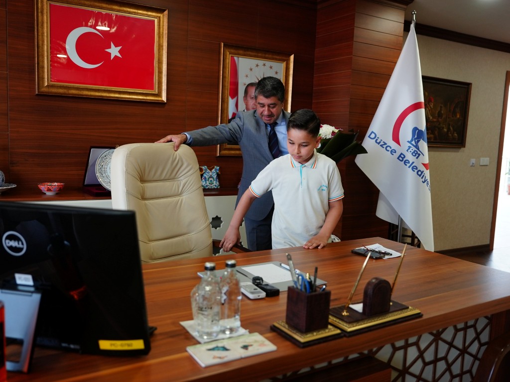 İlk talimatı: “sek sek oyun çizgileri kalıcı olsun”