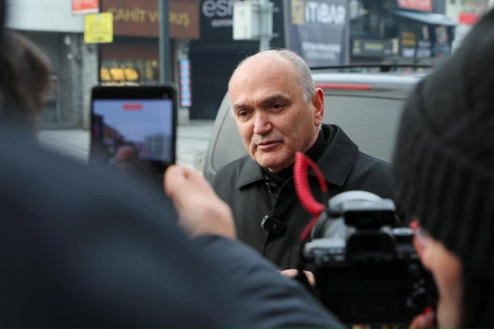 &ldquo;D&uuml;zce Bayrağını yere d&uuml;ş&uuml;rmedi, d&uuml;ş&uuml;rmez&rdquo;