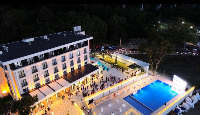 Denize sıfır belediye oteli hizmete açıldı