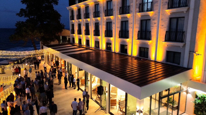 Denize sıfır belediye oteli hizmete açıldı