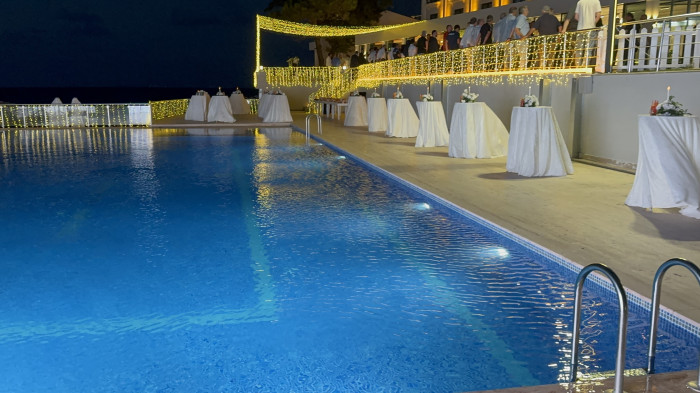 Denize sıfır belediye oteli hizmete açıldı