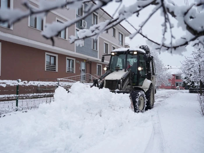 D&uuml;zce'de Ekipler sabaha kadar &ccedil;alıştı