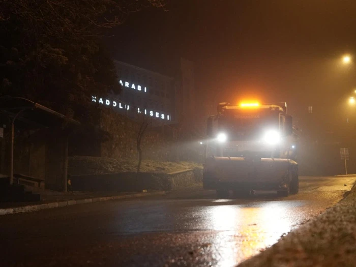 D&uuml;zce'de Ekipler sabaha kadar &ccedil;alıştı