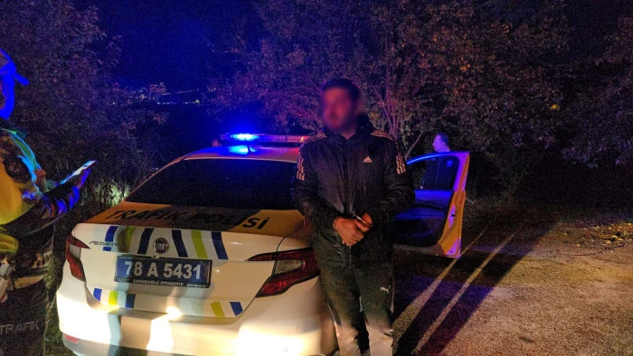 Alkoll&uuml; ATV s&uuml;r&uuml;c&uuml;s&uuml; polis kovalamacasında yakalandı