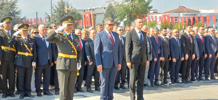 Büyük zaferin 102. Yılı Düzce'de coşkuyla kutlandı!