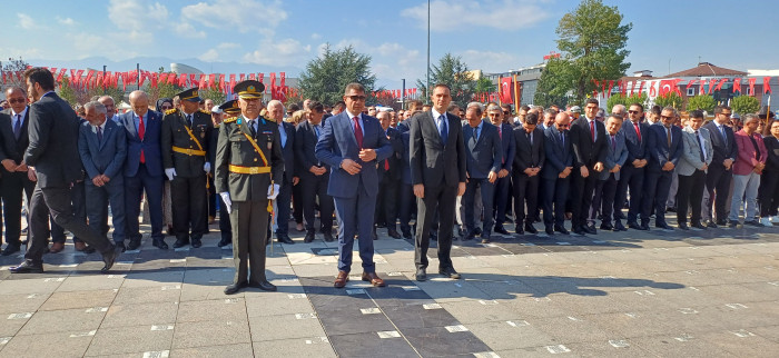 Büyük zaferin 102. Yılı Düzce'de coşkuyla kutlandı!