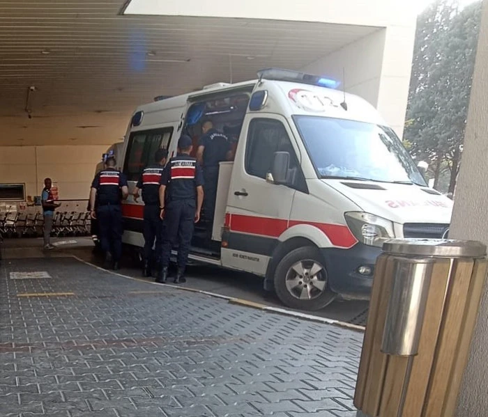 Cezaevinde bir mahkum, bıçakla başka bir mahkumu öldürdü