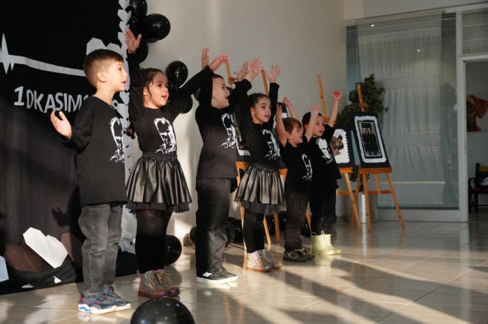 Çocuk üniversitesi Atatürk’ü andı!
