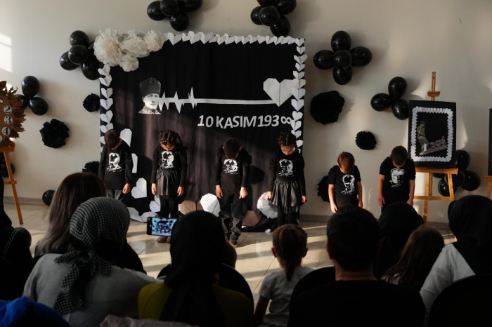 Çocuk üniversitesi Atatürk’ü andı!