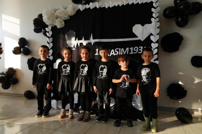 Çocuk üniversitesi Atatürk’ü andı!