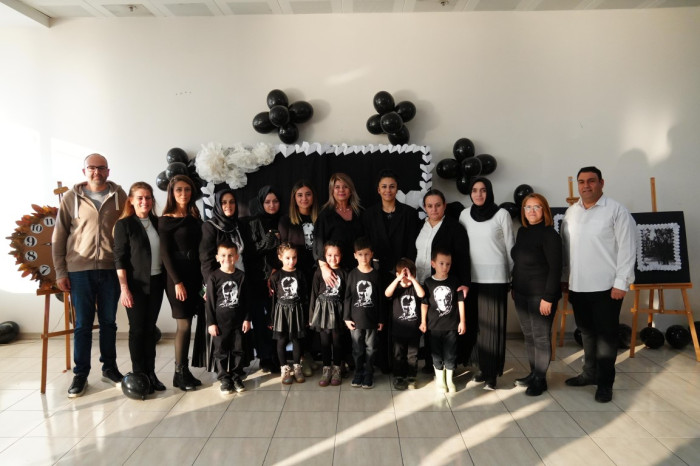 Çocuk üniversitesi Atatürk’ü andı!