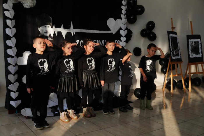 Çocuk üniversitesi Atatürk’ü andı!
