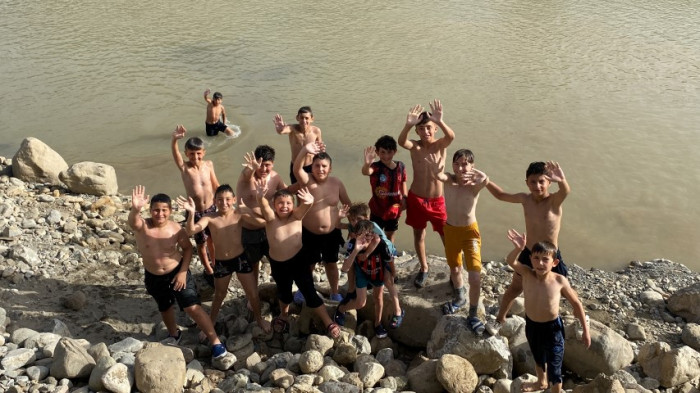 Çocuklar hiçbir tehlikeye aldırış etmiyor