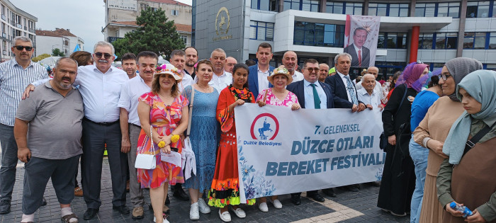 Çok renkli başladı