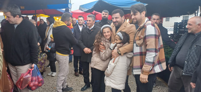 Davut Güloğlu’na pazarda yoğun ilgi