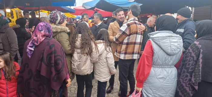 Davut Güloğlu’na pazarda yoğun ilgi