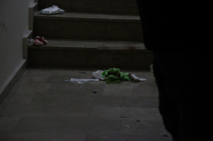 Dehşet saçan eski polis sevgilisini boğazından bıçakladı! 