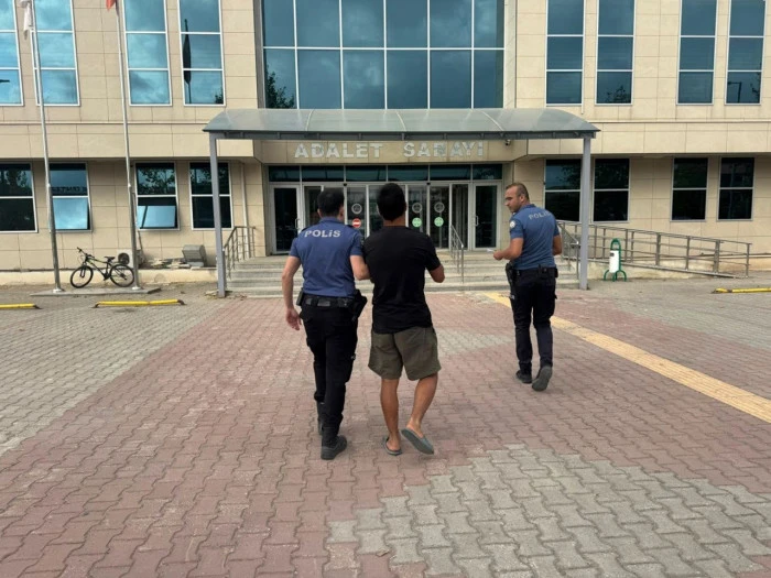 Denizde kurtarıldı, karada yakalandı: 22 yıl kesinleşmiş hapis cezası &ccedil;ıktı