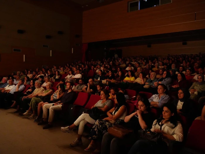 Çok beğenilen tiyatro oyunları: Düzce'de sezon finali ve detaylar