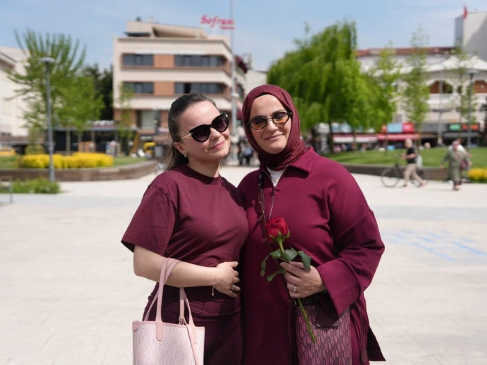 Gen&ccedil;lerden annelerine duygusal mesajlar