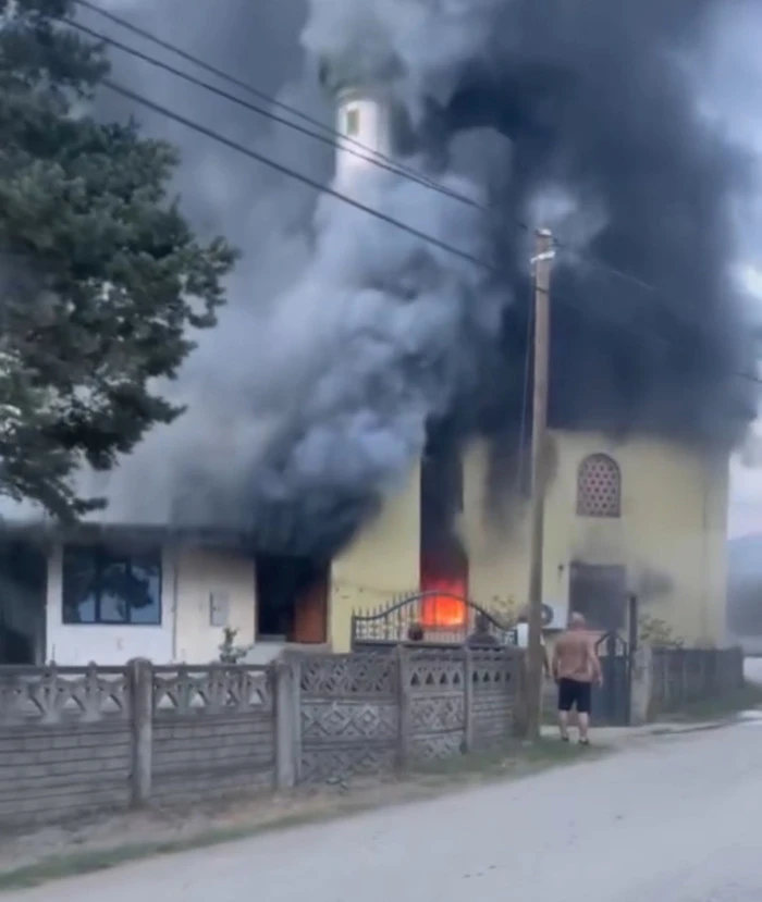 Aydınpınar Köyü Camisinde Korkunç Yangın.