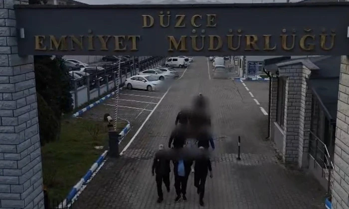 D&uuml;zce'de 2 DEAŞ Ş&uuml;phelisi Tutuklandı
