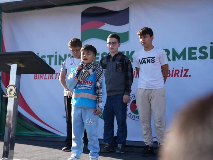 “Filistin ayağa kalkana kadar yanlarındayız”