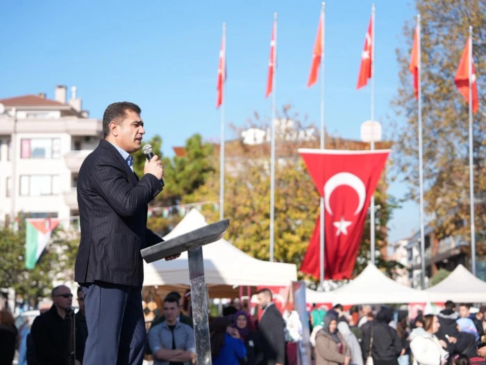 “Filistin ayağa kalkana kadar yanlarındayız”