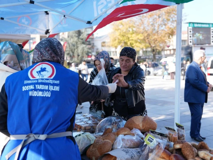 “Filistin ayağa kalkana kadar yanlarındayız”