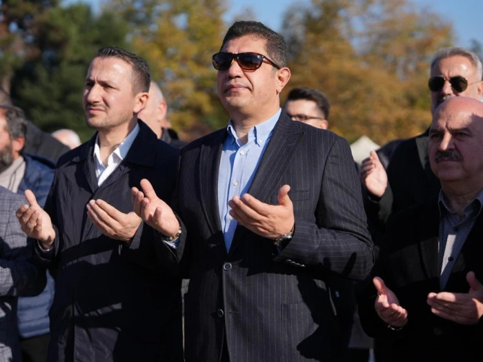 “Filistin ayağa kalkana kadar yanlarındayız”