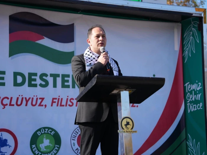 “Filistin ayağa kalkana kadar yanlarındayız”