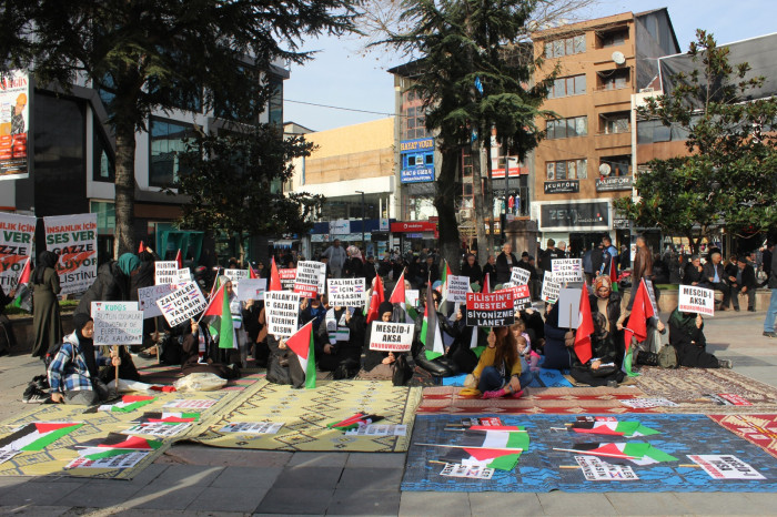 Düzce İHH'den İsrail'e Karşı Sessiz Çığlık: Filistin İçin Oturma Eylemi