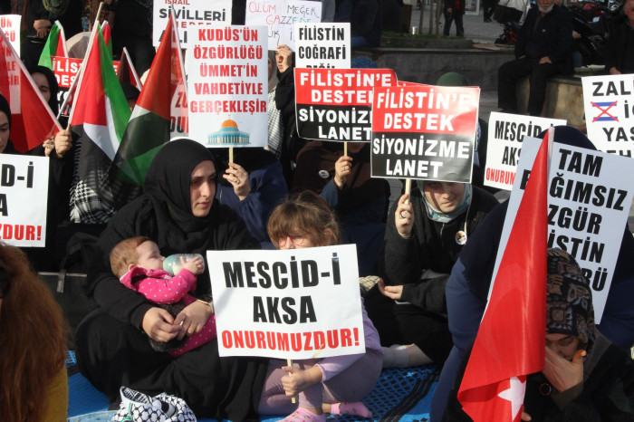 Düzce İHH'den İsrail'e Karşı Sessiz Çığlık: Filistin İçin Oturma Eylemi