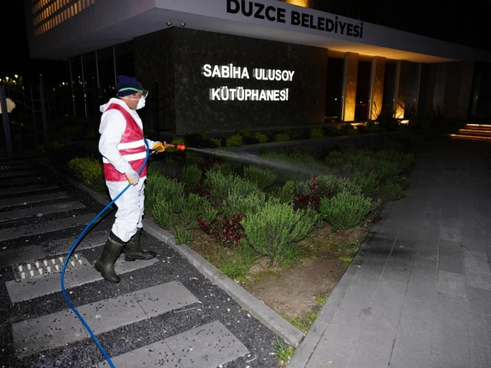 D&uuml;zce Belediyesi bahar d&ouml;nemi ila&ccedil;lama &ccedil;alışmaları