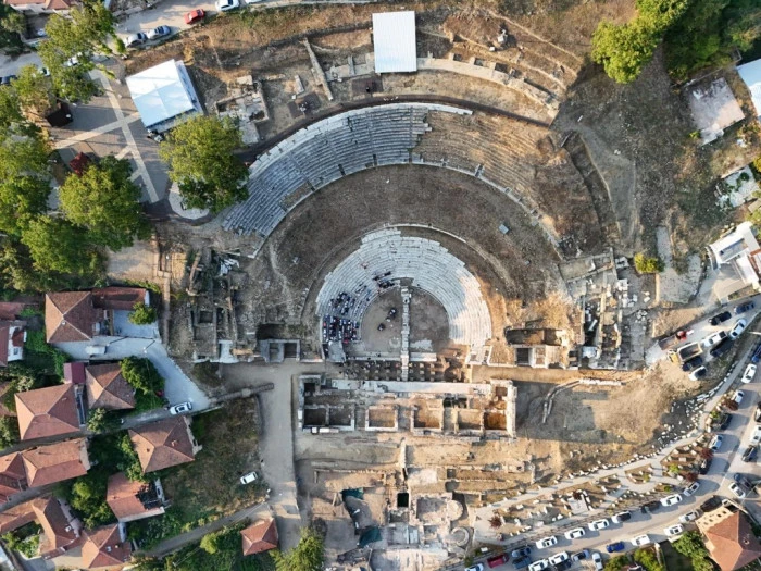 2 bin 300 yıllık amfi belediye meclisine ev sahipliği yaptı