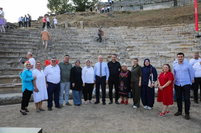 2 bin 300 yıllık amfi belediye meclisine ev sahipliği yaptı