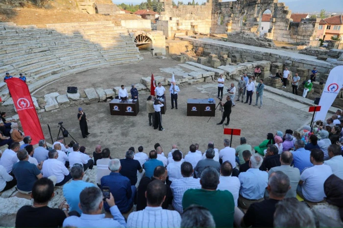 2 bin 300 yıllık amfi belediye meclisine ev sahipliği yaptı