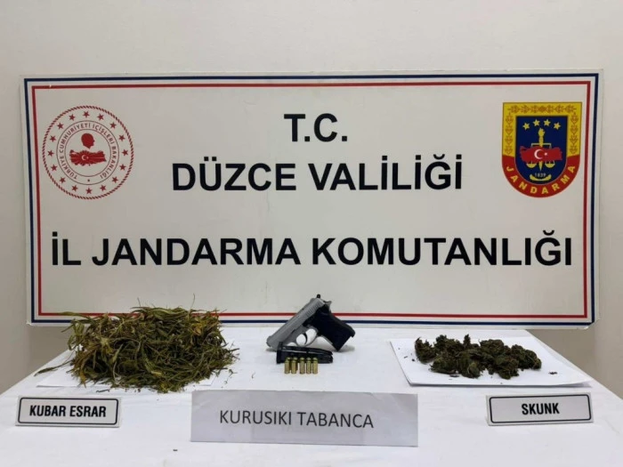 Jandarma D&uuml;zce Huzuru İ&ccedil;in 8 Ş&uuml;pheli Yakaladı