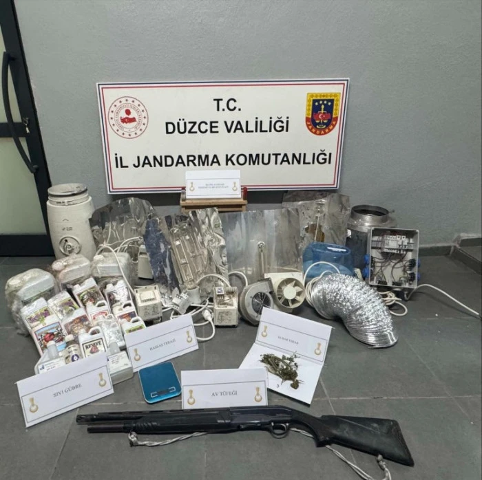 Jandarma D&uuml;zce Huzuru İ&ccedil;in 8 Ş&uuml;pheli Yakaladı