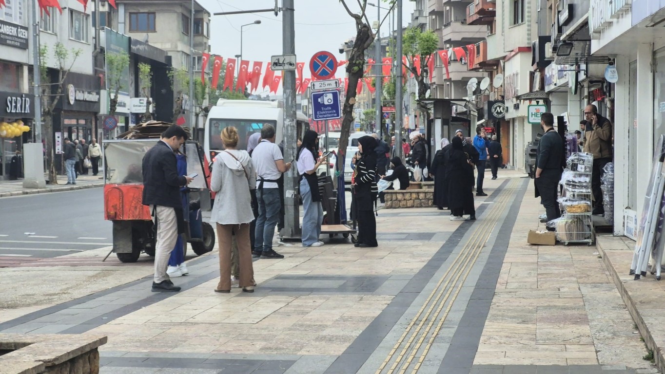 DÜZCE'DE DEPREM paniği!