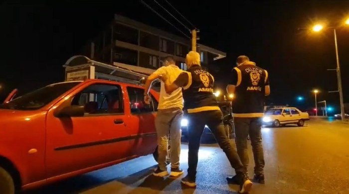 Düzce üniversite bölgesinde 6 ruhsatsız silah ele geçirildi
