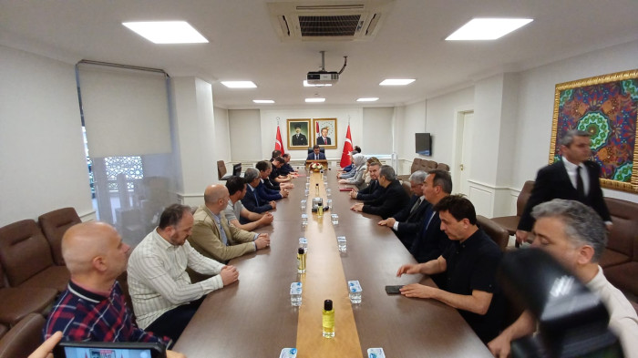 D&uuml;zce valiliği sirenlerle inledi