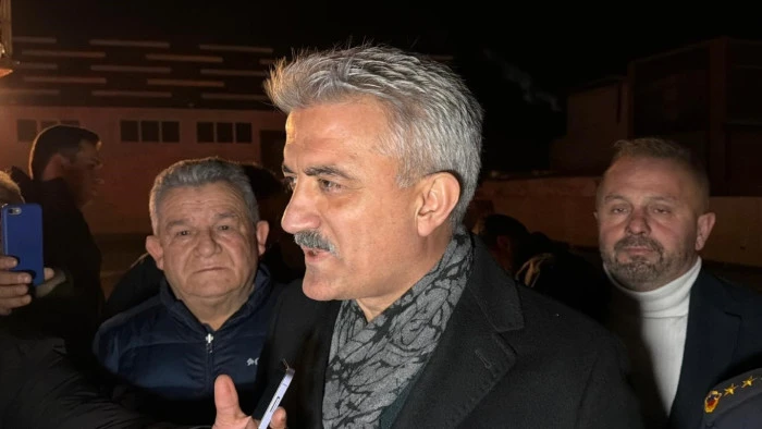 Vali Makas: R&uuml;zgarla M&uuml;cadele Strafor Yangınında