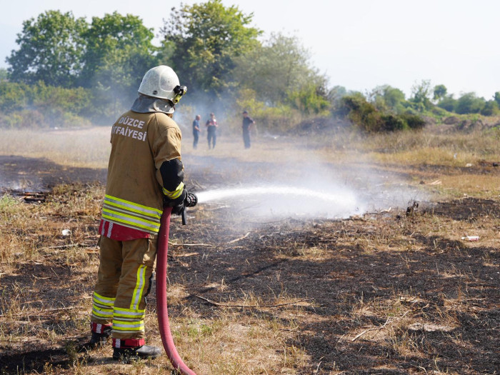 Düzce yangında felaketin eşiğinden dönüldü