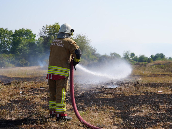 Düzce yangında felaketin eşiğinden dönüldü